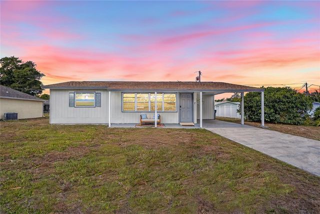 $2,400 | 521 Balboa Street | Sebastian Highlands