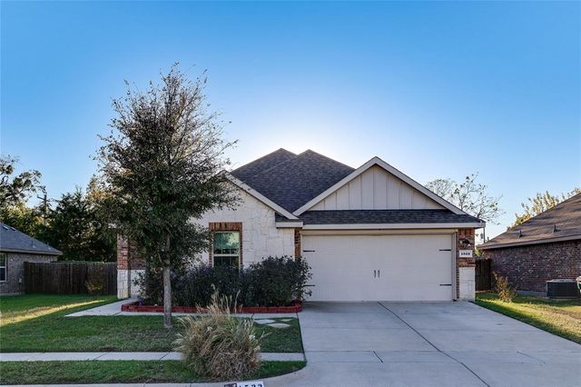 $2,275 | 1522 Woodlake Drive | Waxahachie