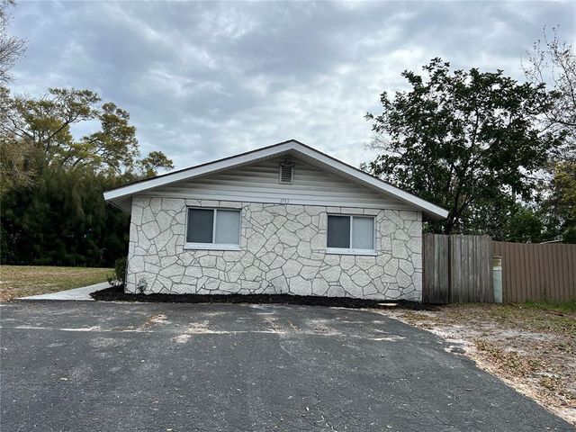 $1,700 | 1733 Palm Way