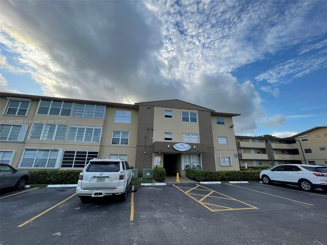 $1,650 | 160 Royal Palm Road, Unit 307 | Hialeah Gardens