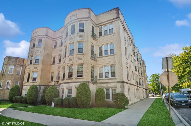 $199,900 | 2707 West Albion Avenue, Unit 2 | West Rogers Park