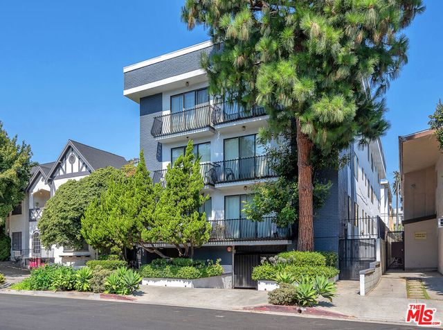 $1,250,000 | 126 North Croft Avenue, Unit 302 | Beverly Center-Miracle Mile