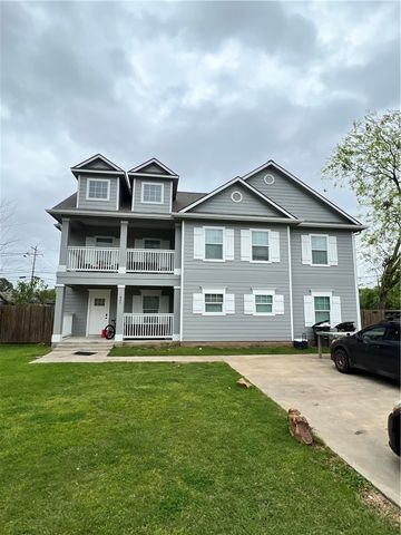 $4,500 | 825 Ave B | Eastgate