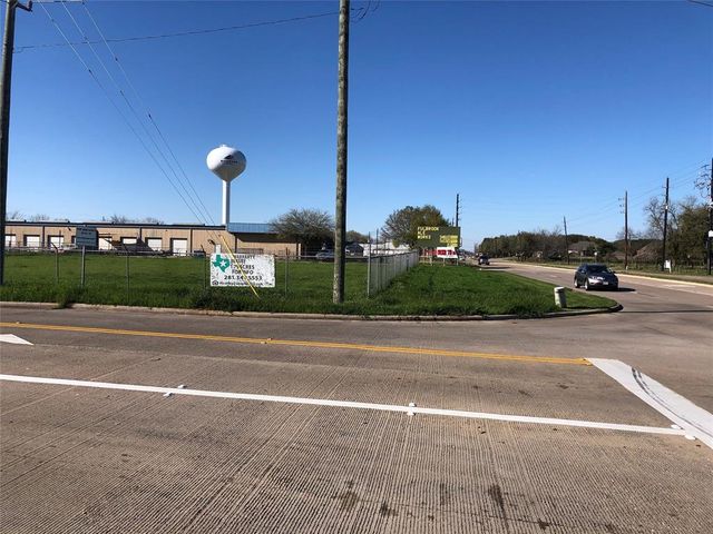 $2,000,000 | 1121 Fm 359 Road | Pecan Grove