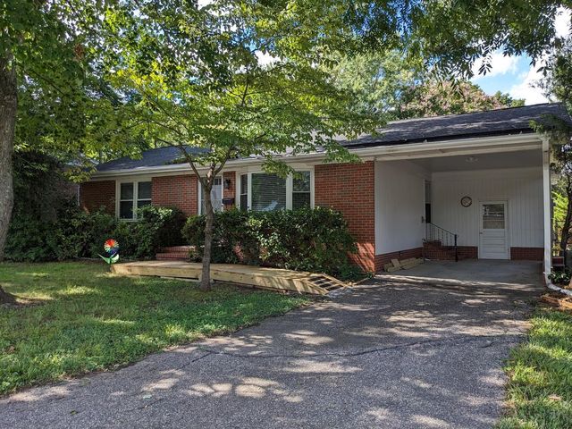 $2,000 | 111 Byrum Street | East Cary