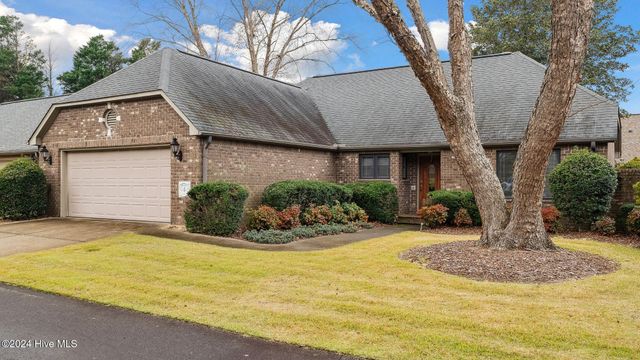 $499,900 | 6 Chalford Place | Pinehurst