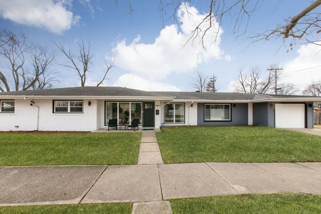 $519,000 | 744 Park Plaine Avenue | Park Ridge