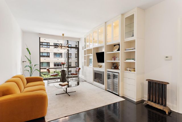 $7,500 | 170 East End Avenue, Unit 4K | Upper East Side