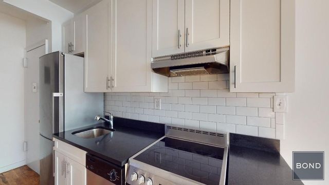 $3,900 | 24 King Street, Unit 11 | Hudson Square