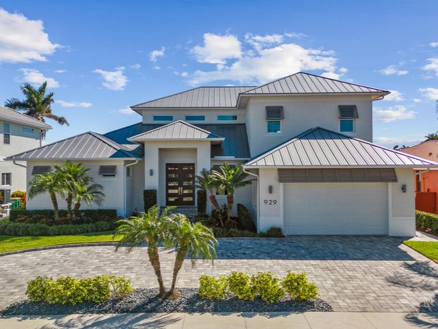 $4,300,000 | 929 South Joy Circle | Marco Beach