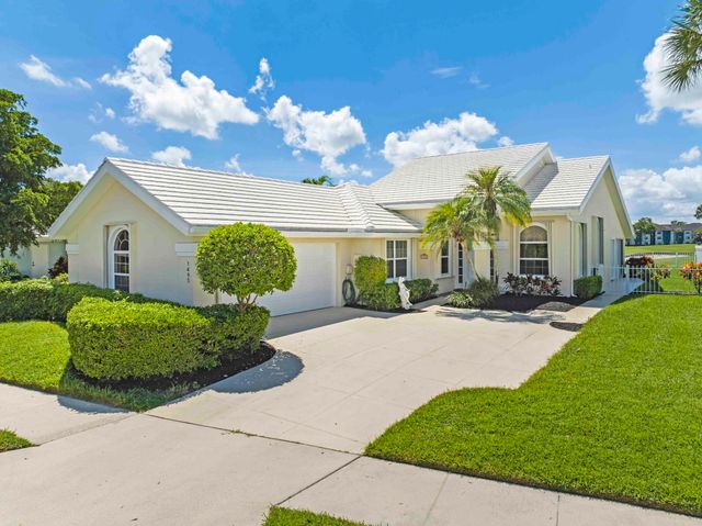 $649,500 | 1495 Bear Island Drive | The Villages of Palm Beach Lakes