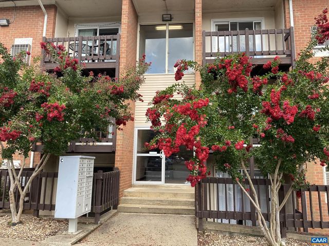 $1,600 | 1215 Wertland Street, Unit C41 | Venable