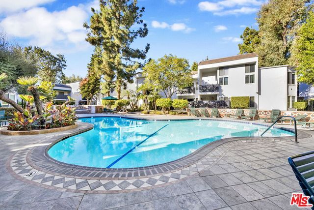 $395,000 | 18645 Hatteras Street, Unit 106 | Tarzana