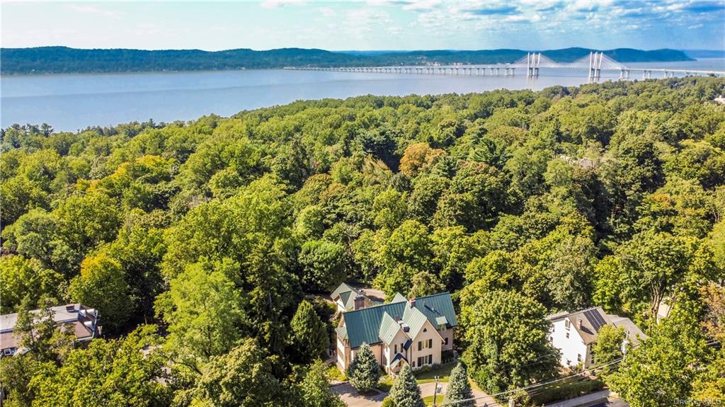 Imagine living steps to the Old Croton Aqueduct, the picturesque village of Irvington, five-star restaurants, multiple parks, the farmer's market and the train!