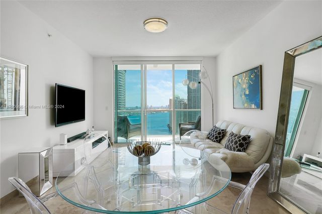 $6,200 | 31 Southeast 5th Street, Unit 3812 | Brickell