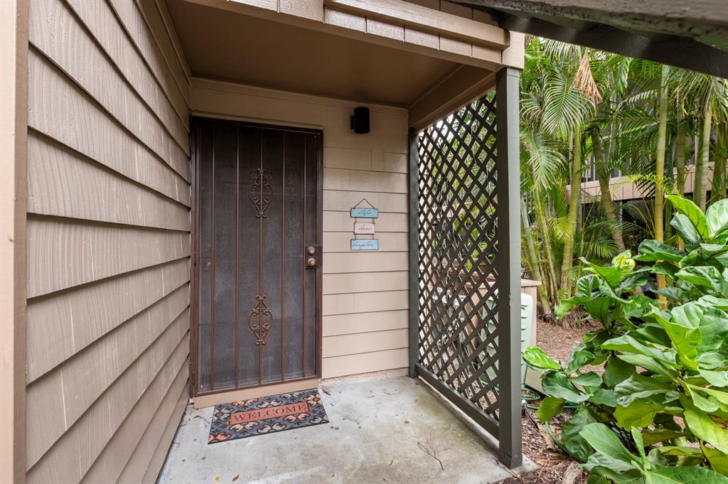 a view of entryway door