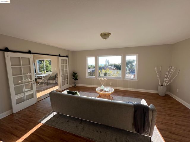 $3,000 | 902 Spruce Street | Berkeley Hills