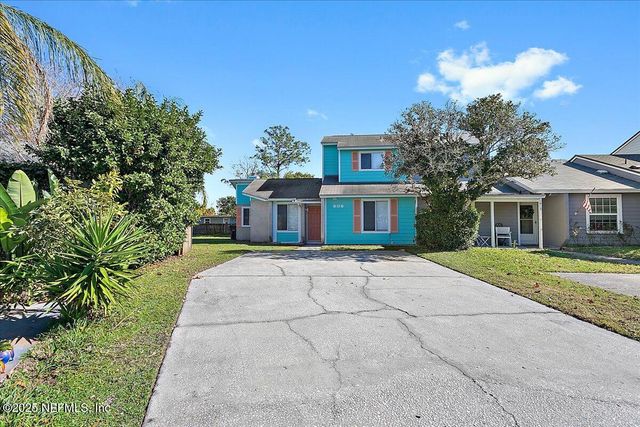 $430,000 | 606 Aquatic Drive | Beaches