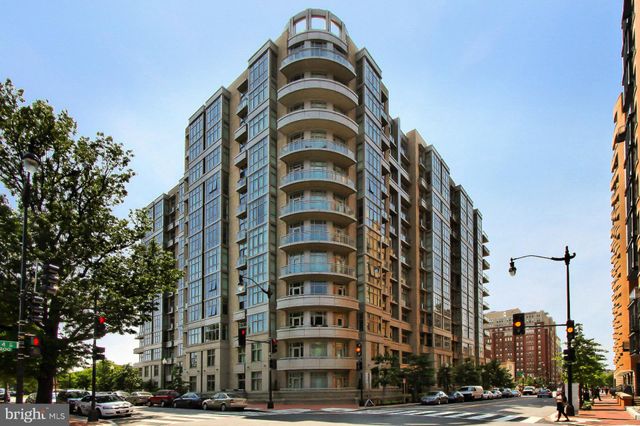 $479,900 | 811 4th Street Northwest, Unit 1107 | Mount Vernon Square