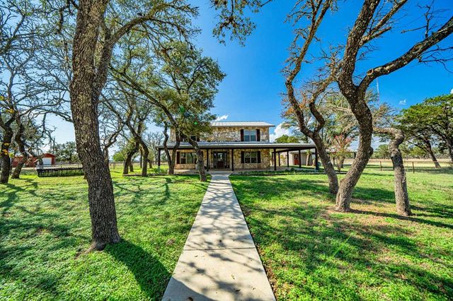 $3,250,000 | 517 A Farm To Market Road 473