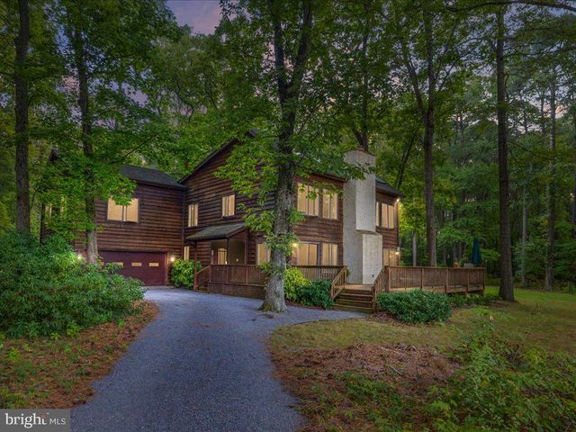 $929,000 | 111 Fox Run Lane