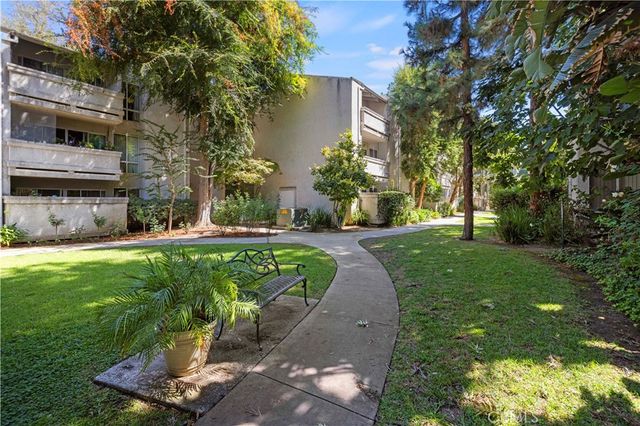 $399,900 | 20134 Leadwell Street, Unit 303 | Winnetka