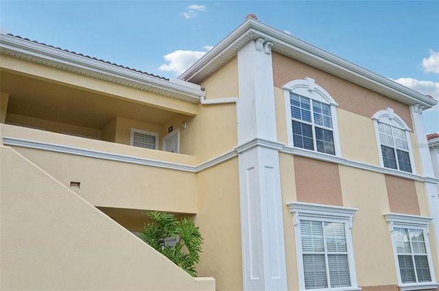 $1,950 | 1050 Villagio Circle, Unit 206 | Sarasota