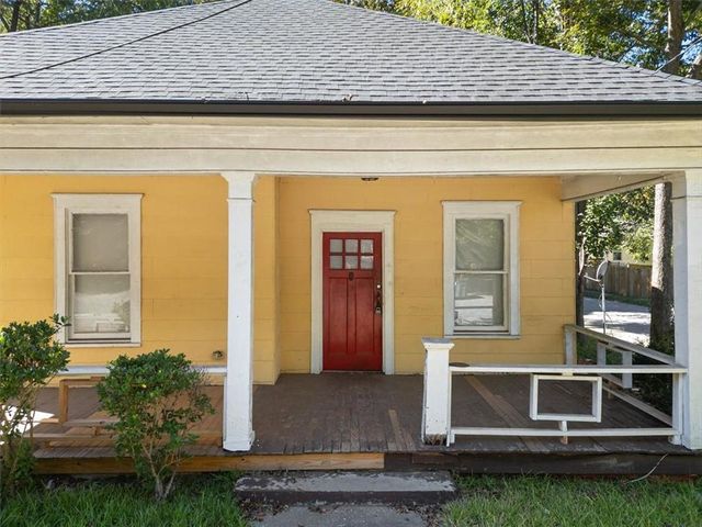 $215,000 | 3033 Semmes Street | Center Park