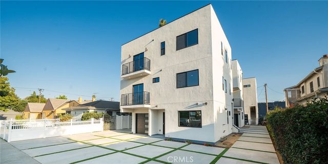 $3,990,000 | 6082-6086 West 18th Street | Beverlywood