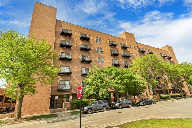 1000 East 53rd Street, Unit 306, Chicago, IL 60615 | Compass