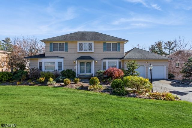 $932,000 | 7 Stone Drive | West Orange