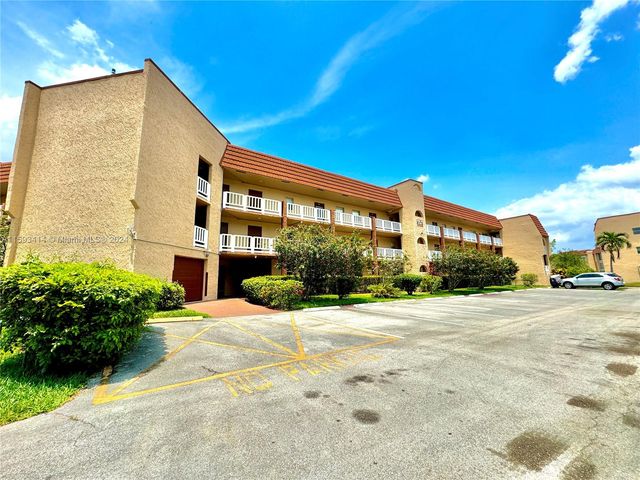 $95,000 | 2781 North Pine Island Road, Unit 308 | Sunrise Lakes