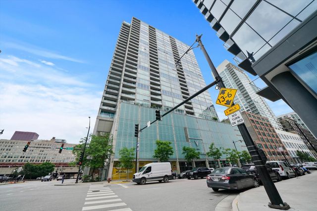 $369,000 | 611 South Wells Street, Unit 2005 | River South