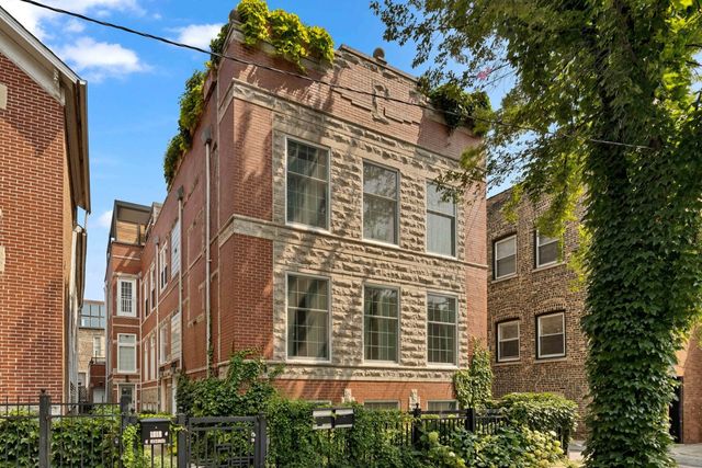 $699,900 | 1612 West Pierce Avenue, Unit A | Wicker Park