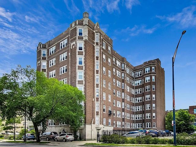 $350,000 | 6334 North Sheridan Road, Unit 7F | Edgewater Beach