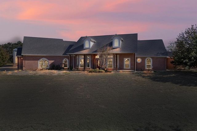 $825,000 | 2525 Pecan Springs Road