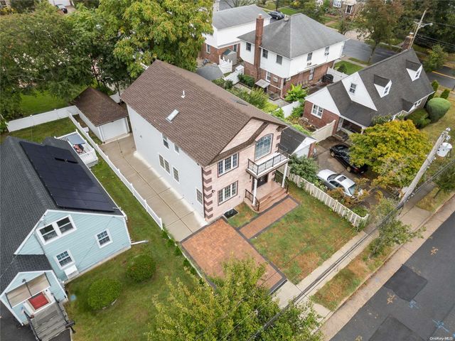 $1,538,000 | 1010 North 6th Street | North New Hyde Park