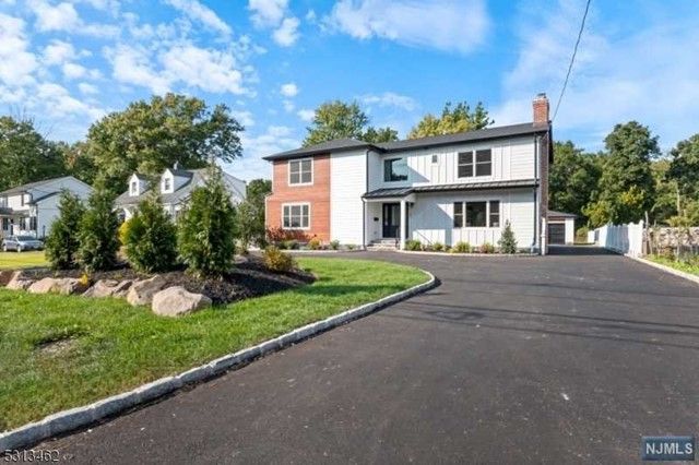 $1,699,999 | 185 East Northfield Road | Livingston