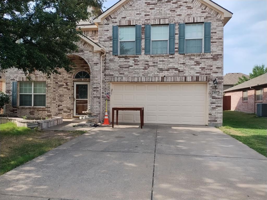 a front view of house with yard