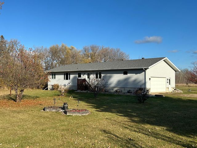 $359,900 | 30468 600th Avenue | Moranville Township - Roseau County