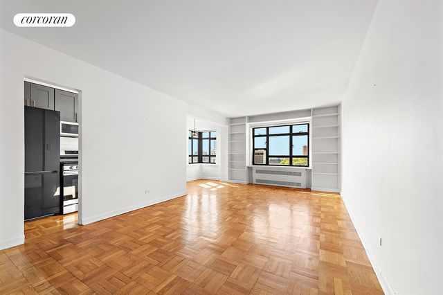 $449,000 | 100 Remsen Street, Unit 8G | Brooklyn Heights