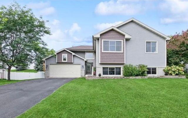 $444,500 | 5635 Vinewood Lane North | Plymouth