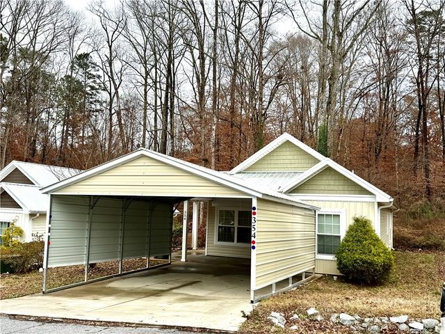 $225,000 | 354 East Woodland Drive | Walhalla