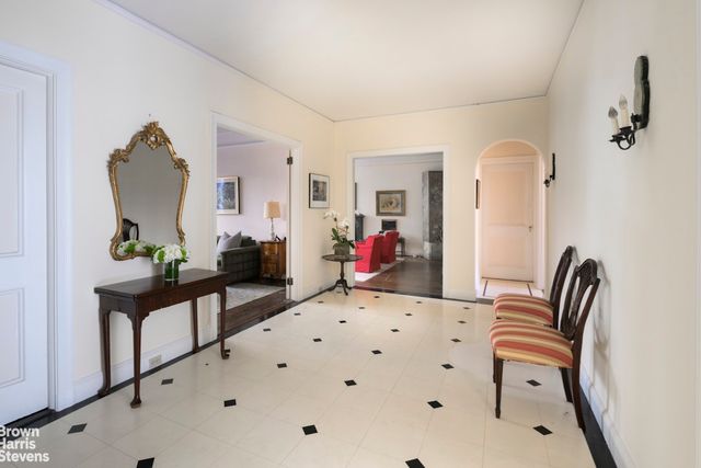 $3,250,000 | 1088 Park Avenue, Unit 11E | Upper East Side