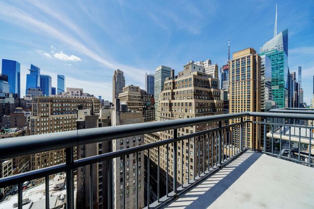 $6,000 | 321 West 37th Street, Unit PH10 | Hudson Yards