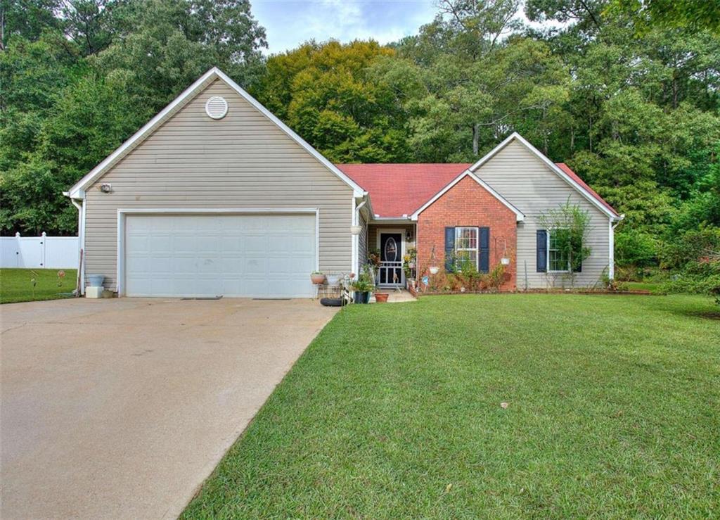 a view of outdoor space yard and front view of a house