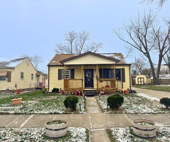 $99,900 | 137 North Chicago Street | LaSalle Park