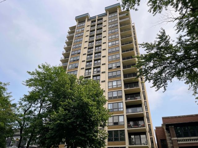 $240,000 | 5471 South Hyde Park Boulevard, Unit 12B | East Hyde Park