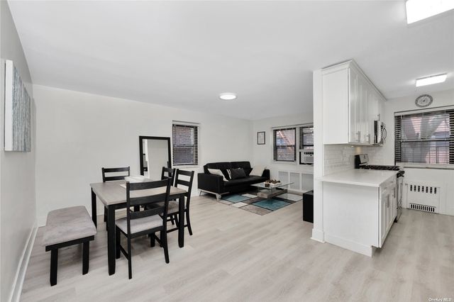 $388,000 | 118-66 Metropolitan Avenue, Unit 3M | Kew Gardens