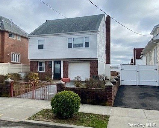 $899,000 | 97-10 162nd Avenue | Old Howard Beach